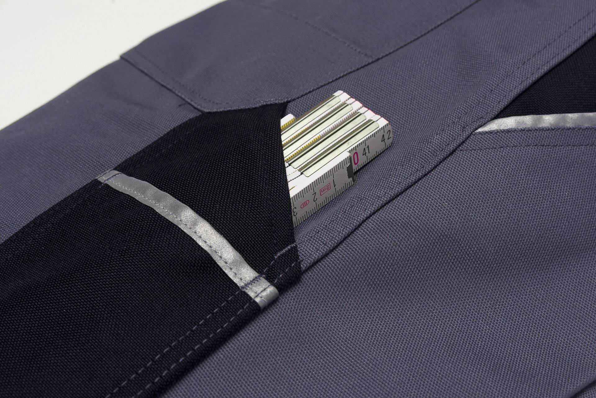 Canvas320_Bundhose_Detail3.jpg Canvas320_Bundhose_Detail3.jpg