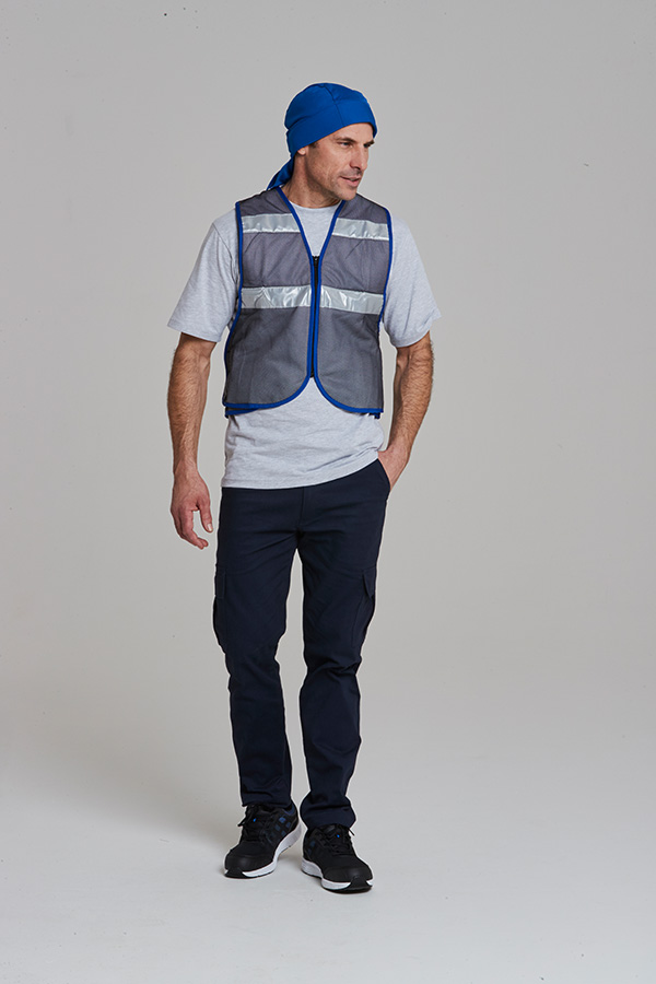 49761-portwest-kuehlweste-cv01-weste-leicht-meshmaterial-angezogen.jpg 49761-portwest-kuehlweste-cv01-weste-leicht-meshmaterial-angezogen.jpg